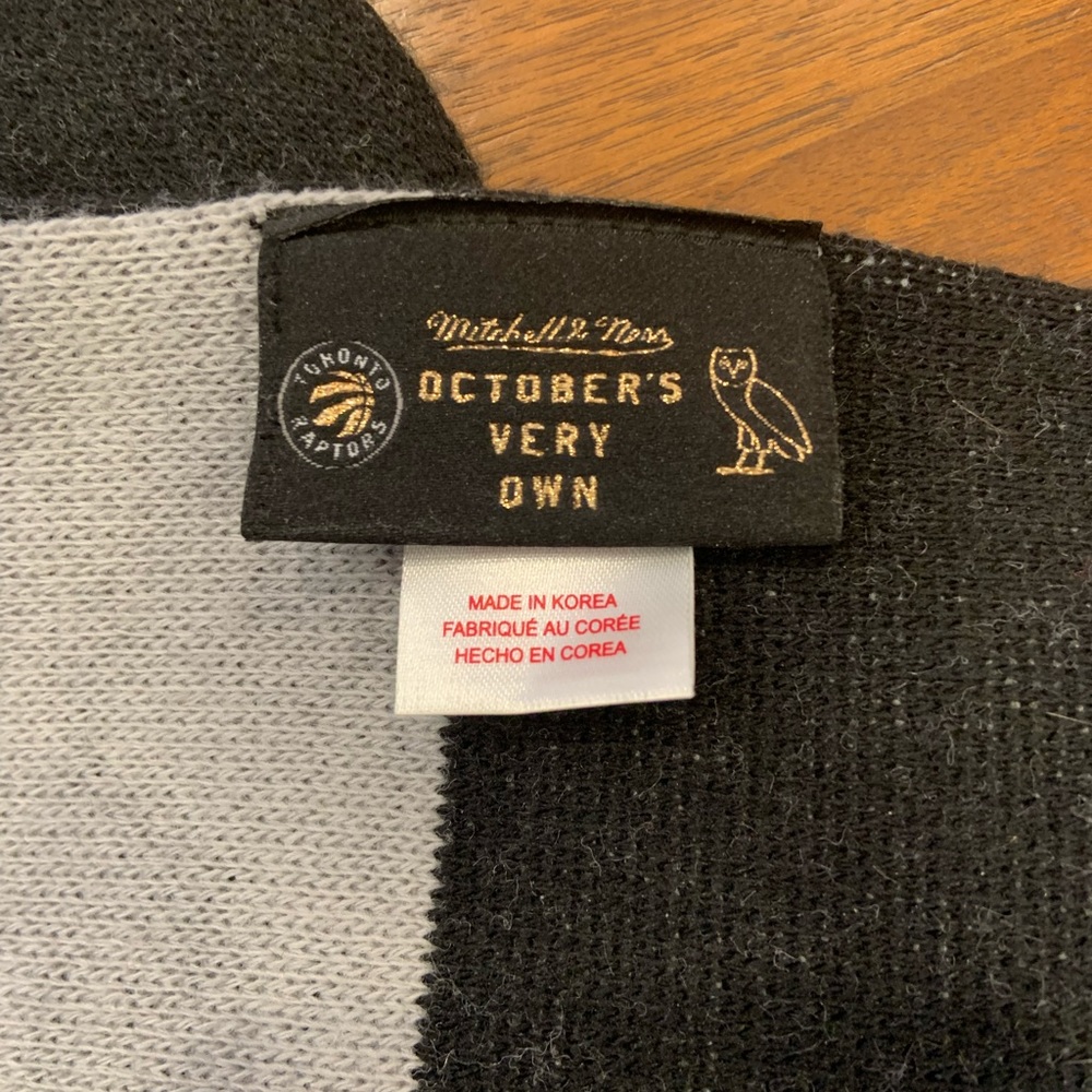 OVO x Raptors Collaboration Scarf - Picture 3 of 4